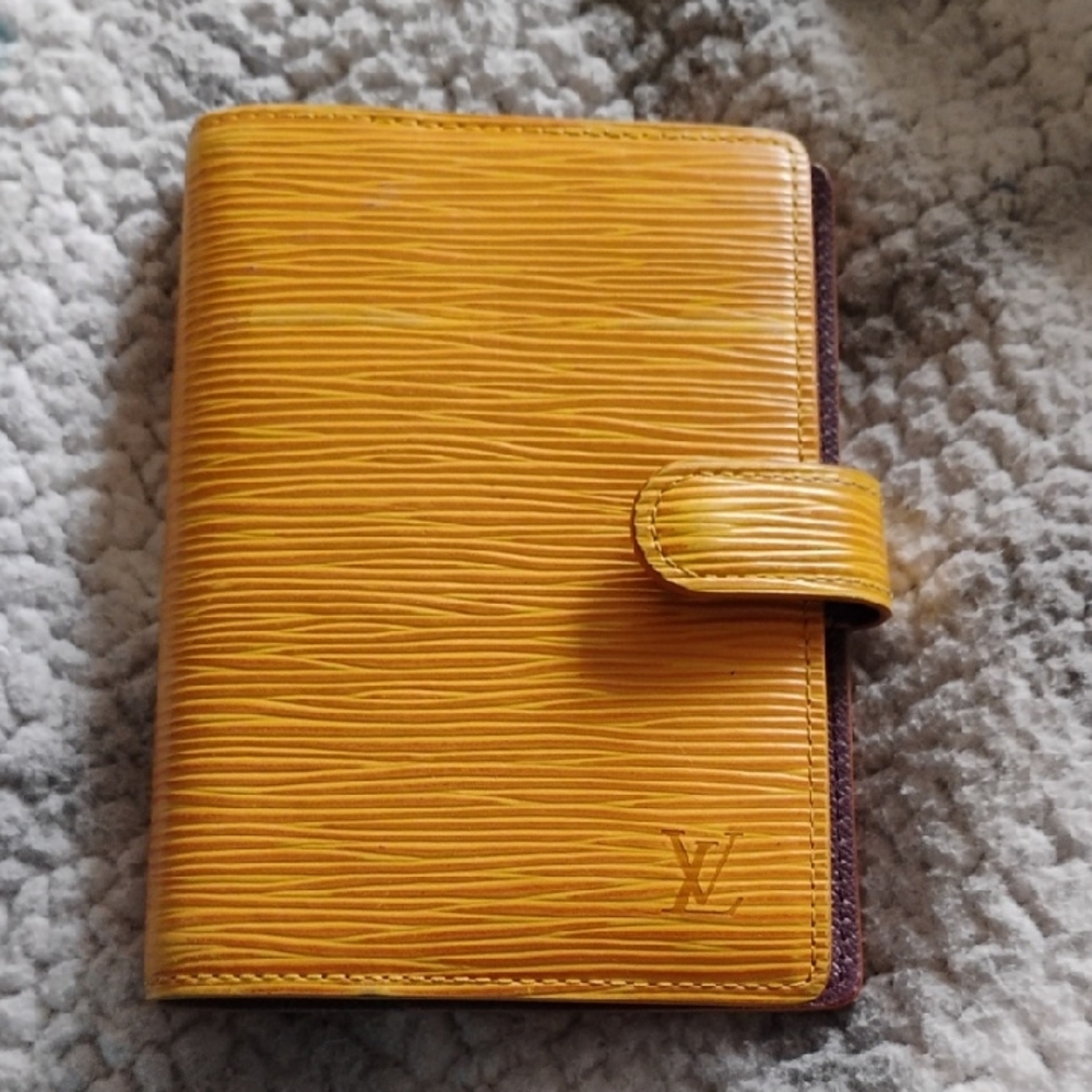 Louis Vuitton Mustard Epi Leather Card Holder